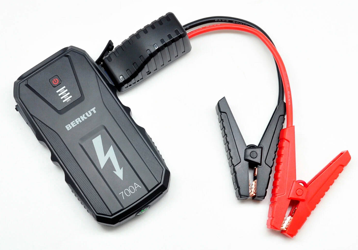 Устройство пуско-зарядное портативное BERKUT 12V 15000 mAh