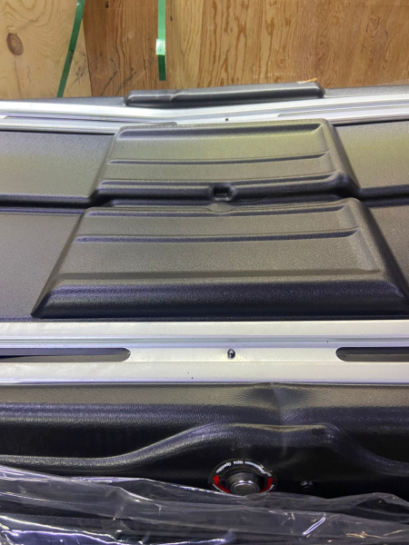 1 Бокс автомобильный на крышу Pentair COBRA 390L черный глянец, двусторонний (уценка)