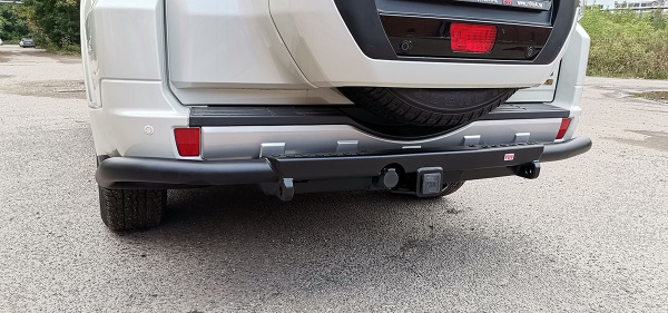 Бампер РИФ силовой задний Mitsubishi Pajero IV c квадратом под фаркоп