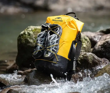 7 Рюкзак туристический Naturehike 30 л, ПВХ, желтый