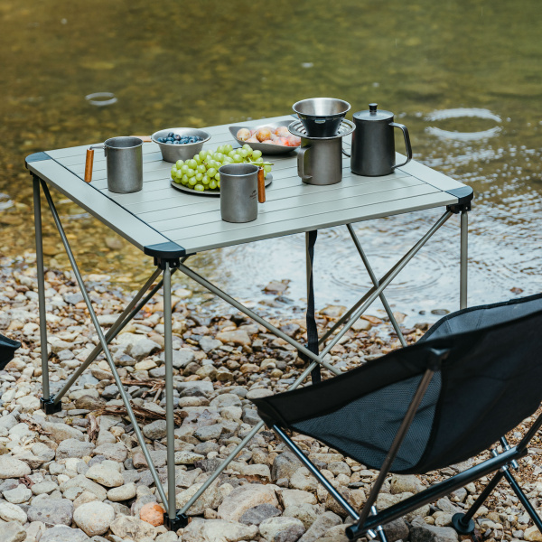 Стол туристический Naturehike Yamami L03 алюминиевый, 69,5х69,5х56 см, складной, титаниум