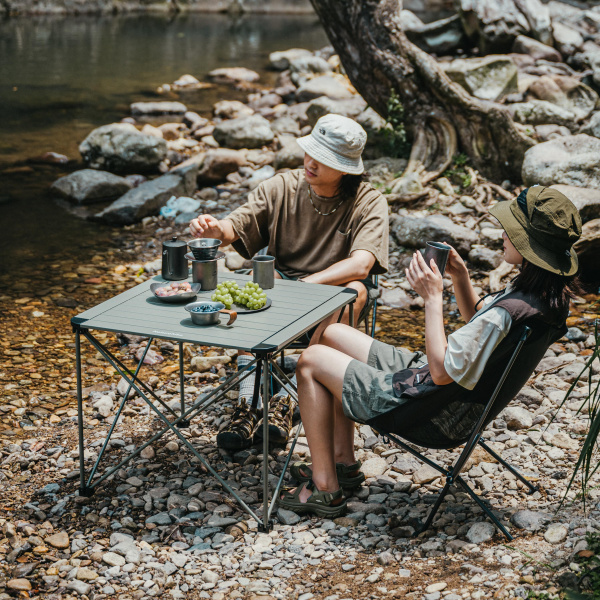 4 Стол туристический Naturehike Yamami L03 алюминиевый, 69,5х69,5х56 см, складной, серо-зеленый