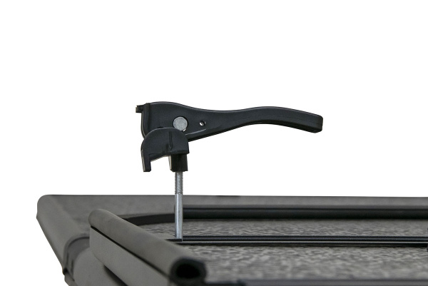 Крышка кузова Nissan Navara 2004-2015 трёхсекционная, алюминиевая, черная