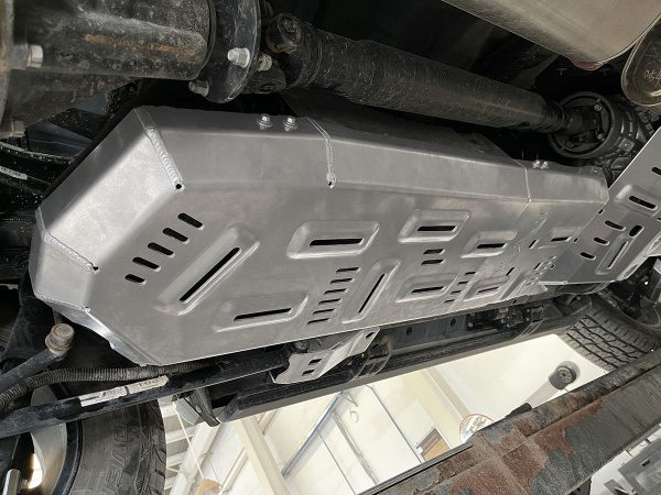 Защита Falcon топливного бака для TANK 300 (Off-road Edition & City Edition, бензин 2.0T 2020+ (без штатной лебедки), алюминий, 5 мм