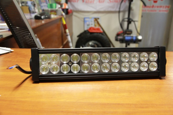 Светодиодная фара 24LED 14"