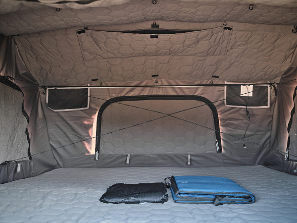 3 Палатка на крышу автомобиля Wild Land Voyager 250 Pro