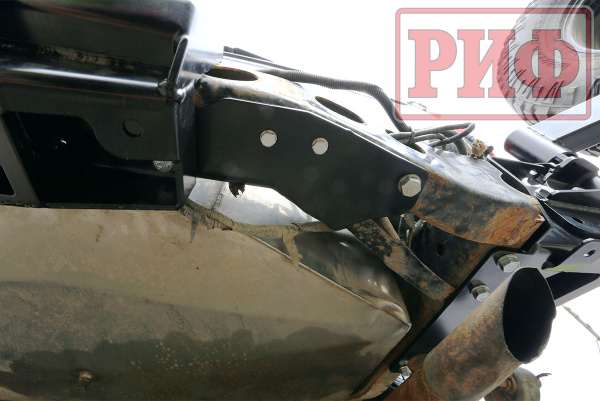 Калитка РИФ с фаркопом в штатный задний бампер Toyota Land Cruiser 105