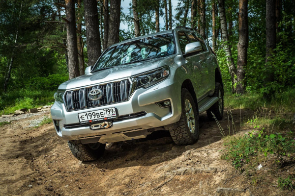 Площадка РИФ под лебёдку в штатный бампер Toyota Land Cruiser Prado 150 2017+