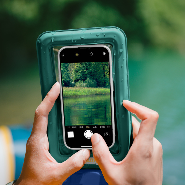 Гермочехол Naturehike плоский для телефона 23х13,5 см., зеленый