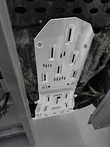 Защита Falcon радиатора, картера, РК, КПП для Land Rover Defender 2021+ (бензин 3.0T)