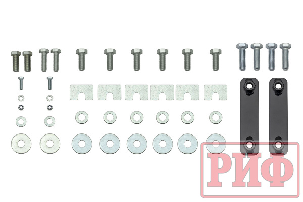 Бампер РИФ силовой задний Toyota Land Cruiser 76 2007-2024 с квадратом под фаркоп и фонарями