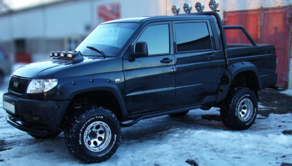 Расширители колёсных арок УАЗ Патриот пикап (с накладками на передний бампера)