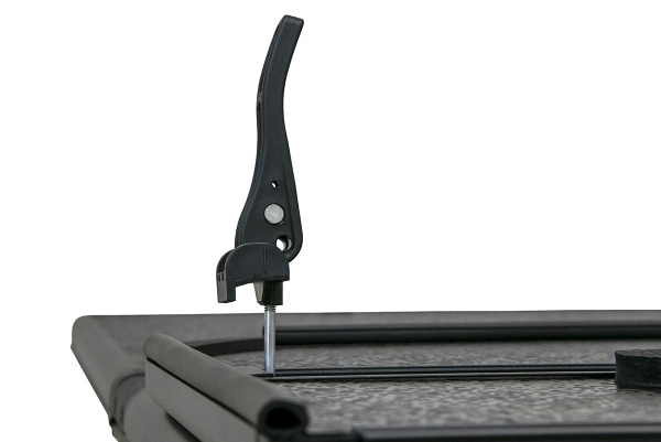 Крышка кузова Nissan Navara 2004-2015 трёхсекционная, алюминиевая, черная