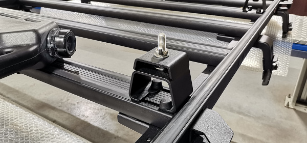 Кронштейны для верхнего крепления домкрата Hi-Jack к алюминиевому багажнику (платформе) РИФ