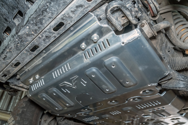 Защита Falcon радиатора, картера, РК, КПП для Mitsubishi Pajero Sport 2021-2023, алюминий. 8 мм