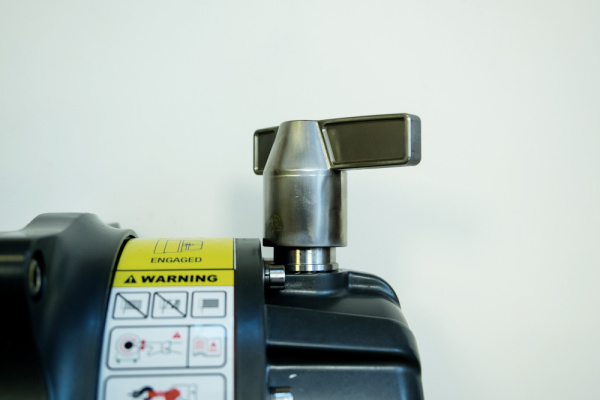 Лебёдка электрическая 12V Runva 9500 lbs 4350 кг влагозащищенная, стальной трос